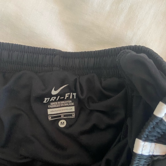 black nike tempo shorts - Picture 3 of 3